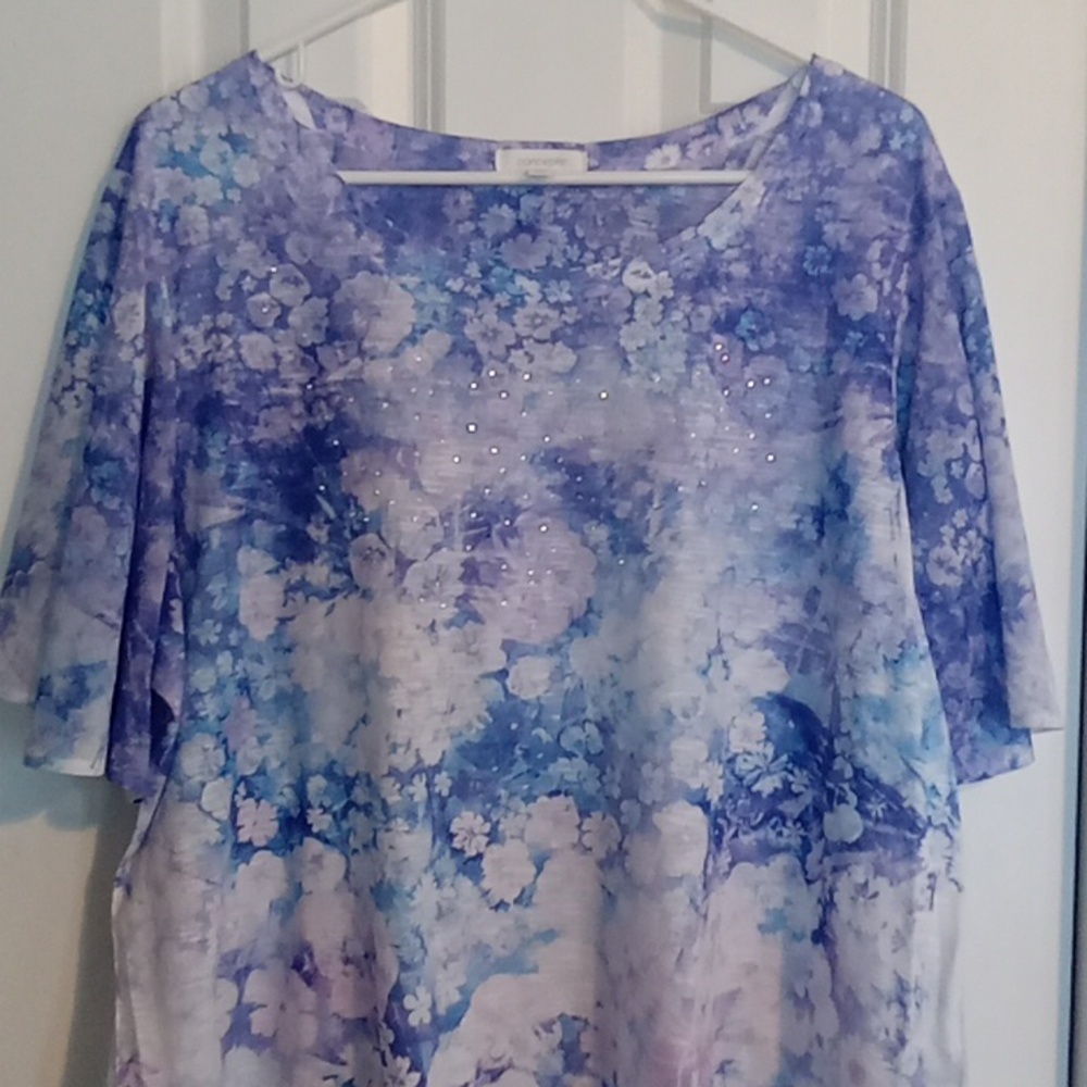 Elegant Floral Women's Blouse in Lavender and Blue